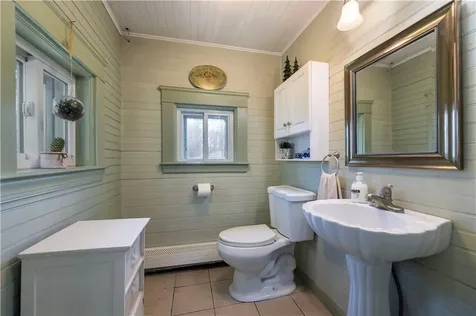 233 Palace Avenue Warwick RI 02886