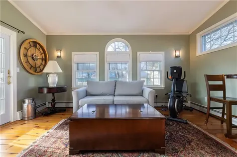 233 Palace Avenue Warwick RI 02886