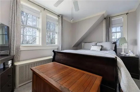 233 Palace Avenue Warwick RI 02886