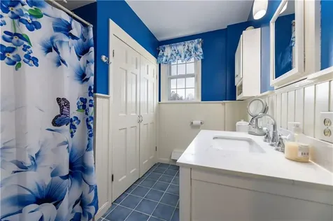 233 Palace Avenue Warwick RI 02886