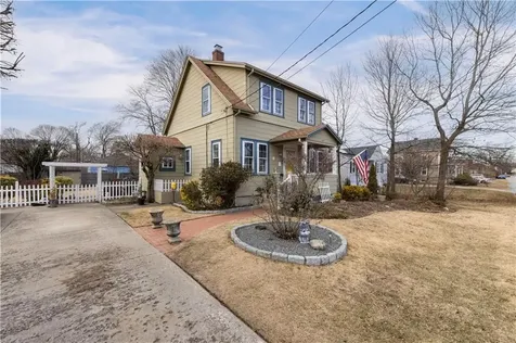 233 Palace Avenue Warwick RI 02886