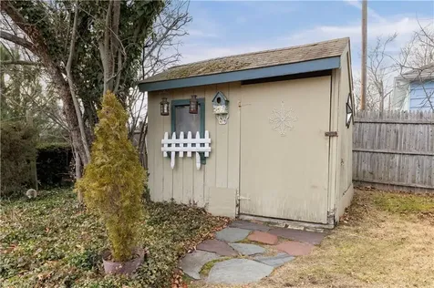 233 Palace Avenue Warwick RI 02886