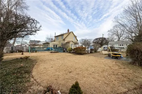 233 Palace Avenue Warwick RI 02886