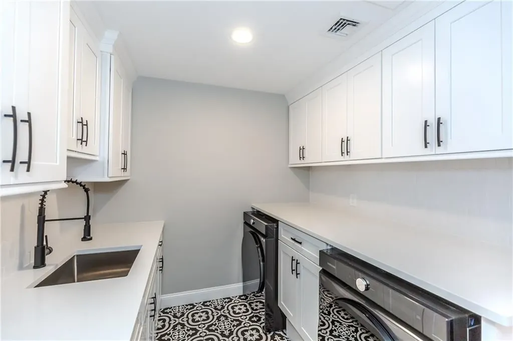 141 Fox Ridge Drive Cranston RI 02921