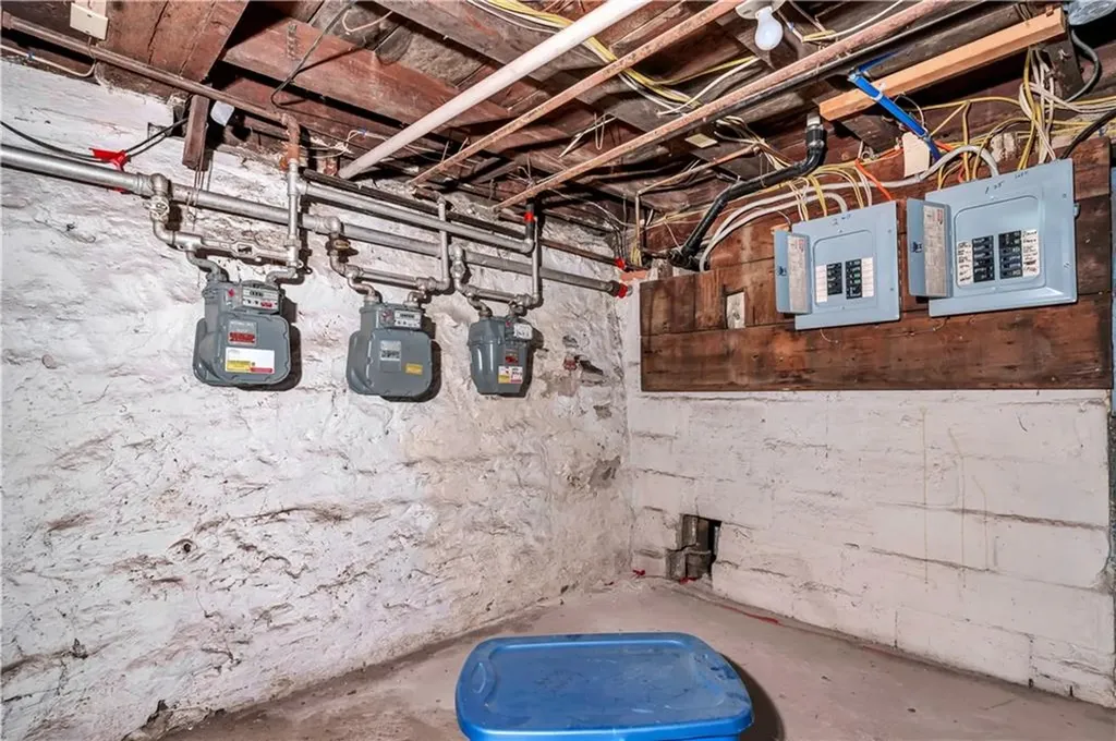 36 Fairmount Street Woonsocket RI 02895