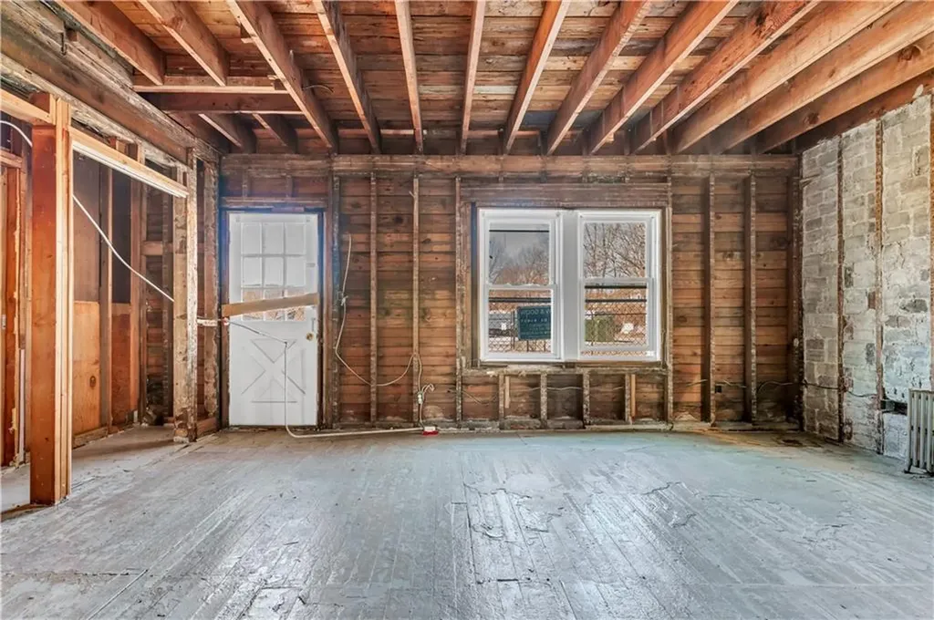 36 Fairmount Street Woonsocket RI 02895