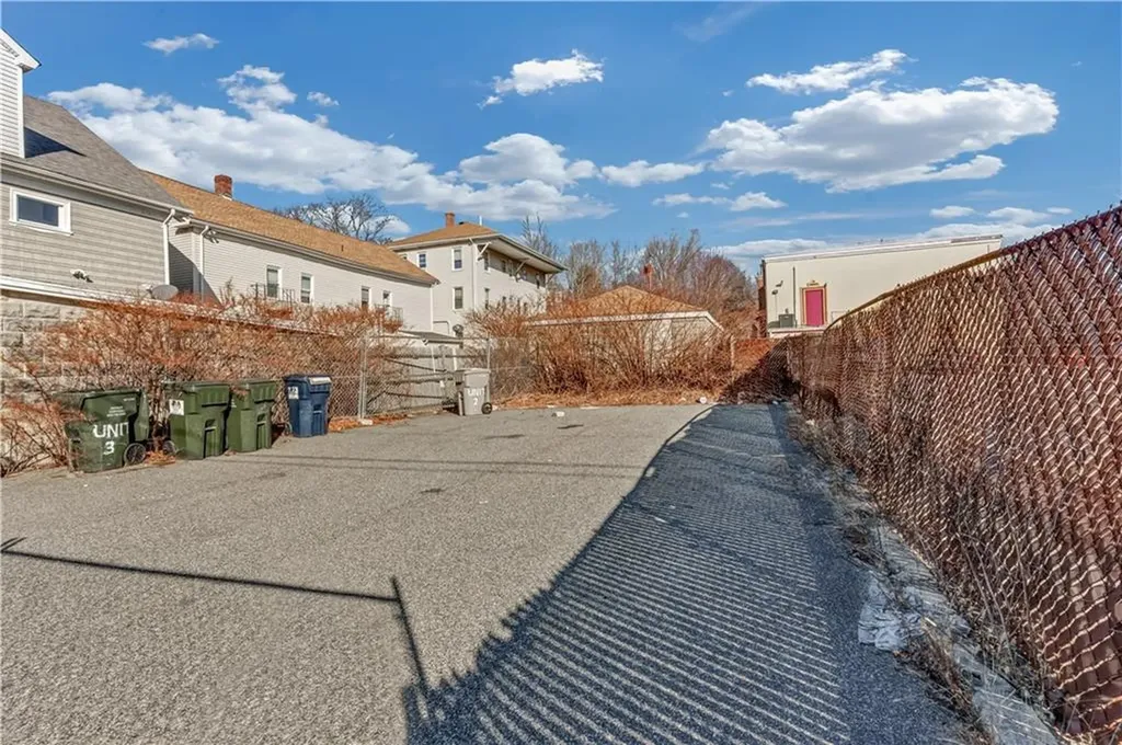 36 Fairmount Street Woonsocket RI 02895