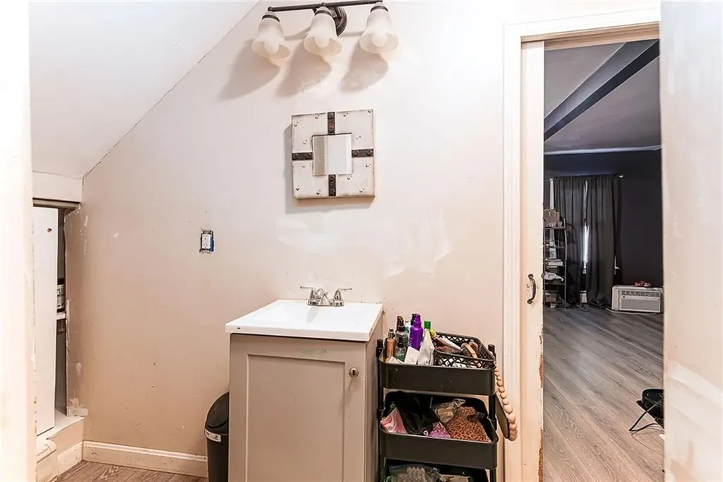 11 Appleton Avenue Pawtucket RI 02860