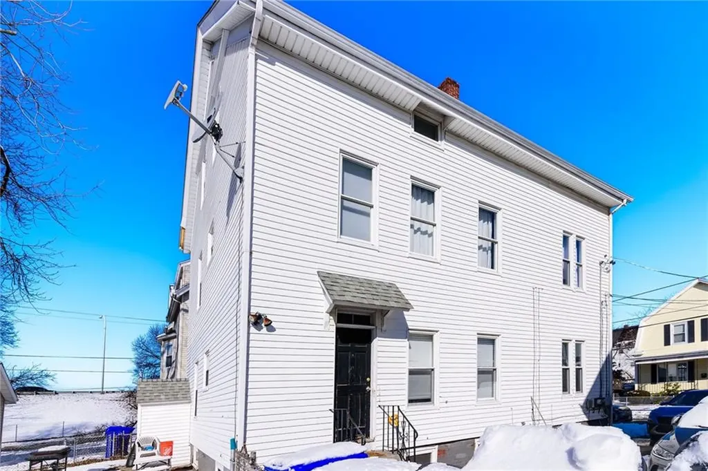 11 Appleton Avenue Pawtucket RI 02860