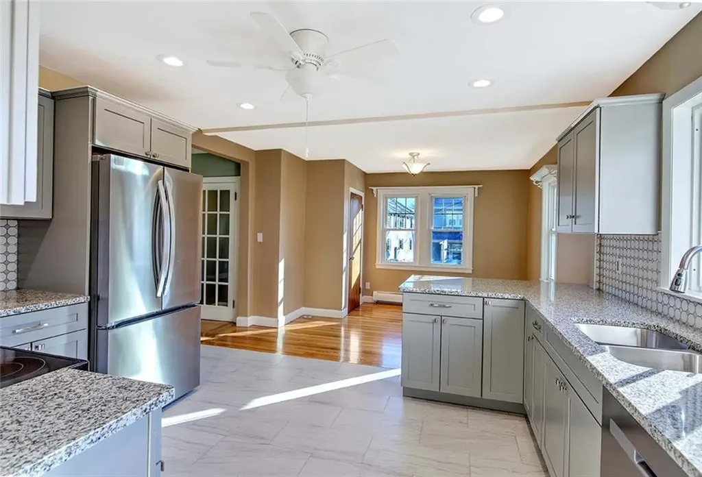 66 Tyndall Avenue Providence RI 02908