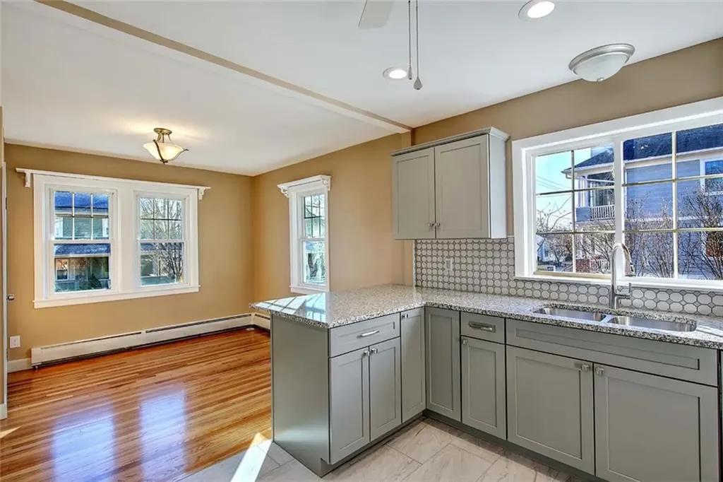 66 Tyndall Avenue Providence RI 02908