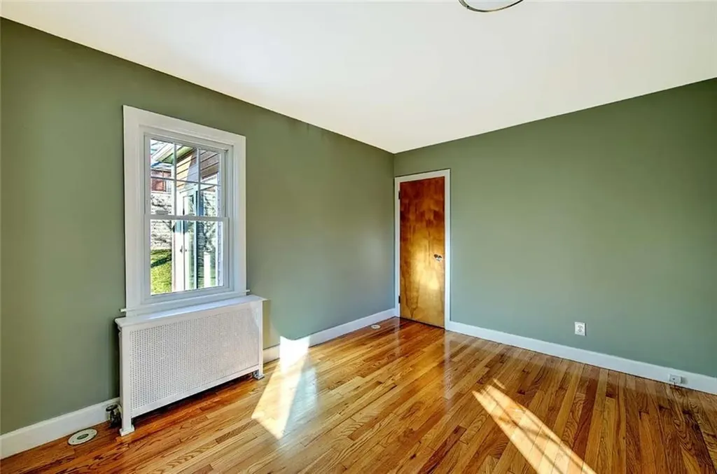 66 Tyndall Avenue Providence RI 02908