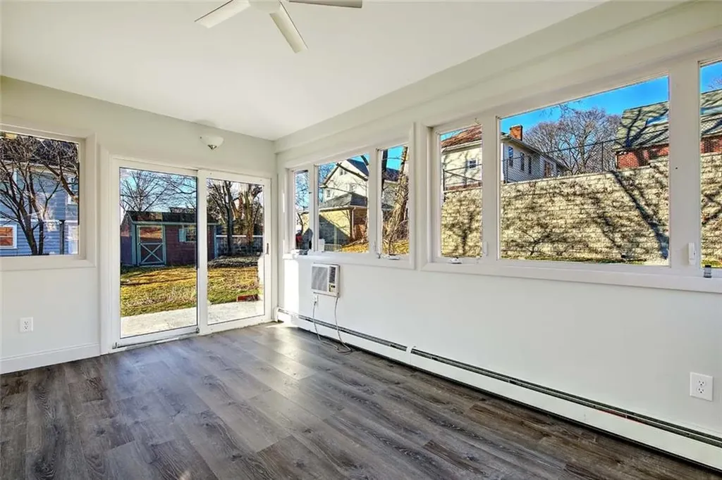 66 Tyndall Avenue Providence RI 02908