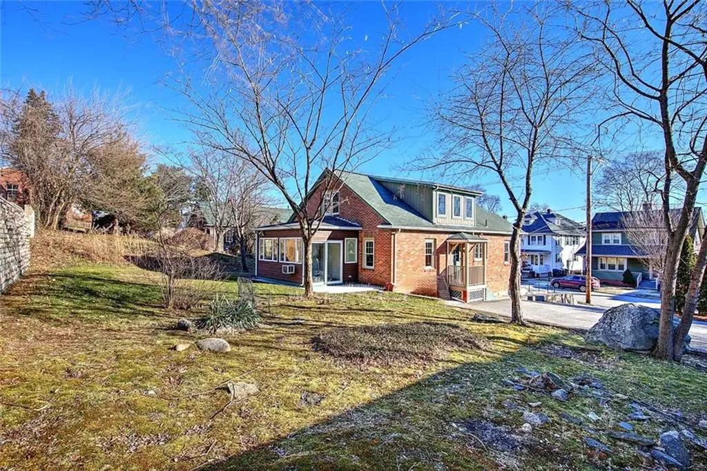 66 Tyndall Avenue Providence RI 02908