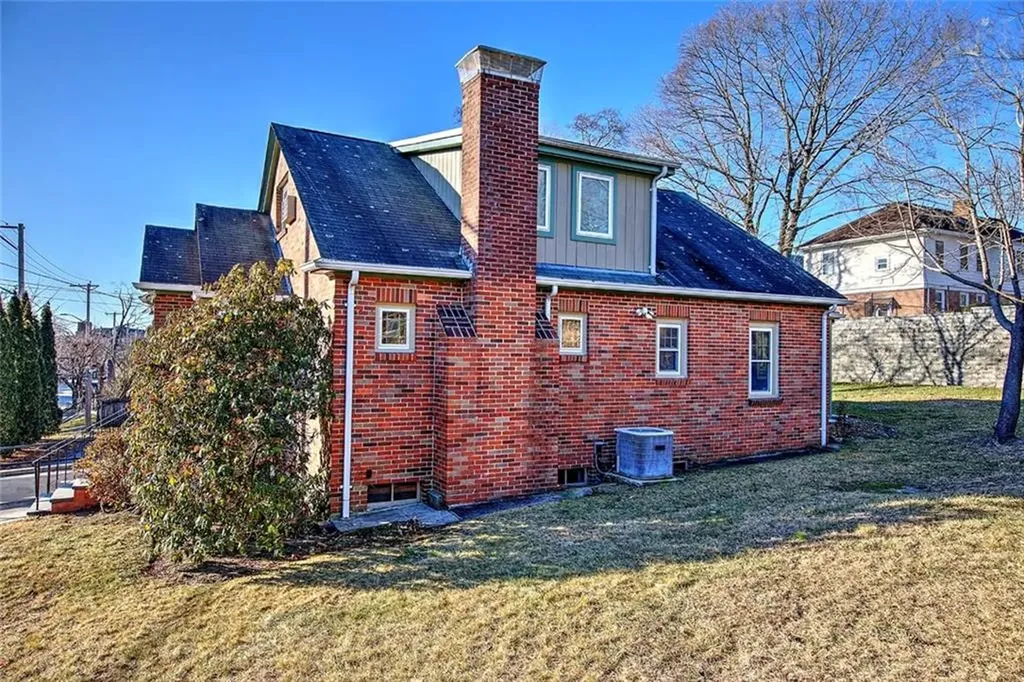 66 Tyndall Avenue Providence RI 02908