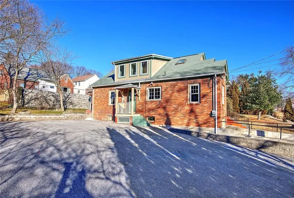 66 Tyndall Avenue Providence RI 02908