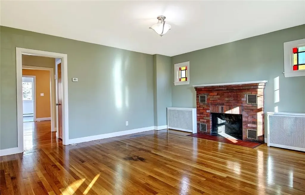 66 Tyndall Avenue Providence RI 02908