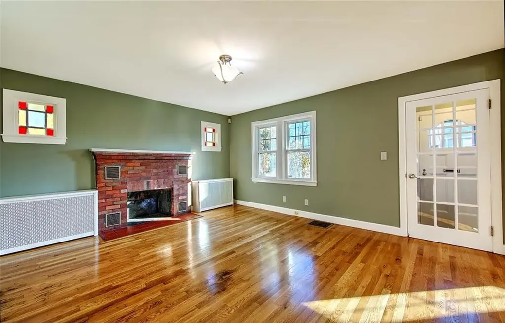 66 Tyndall Avenue Providence RI 02908