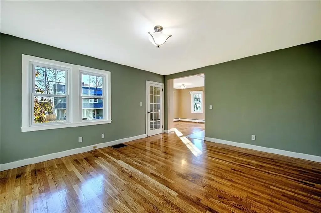 66 Tyndall Avenue Providence RI 02908