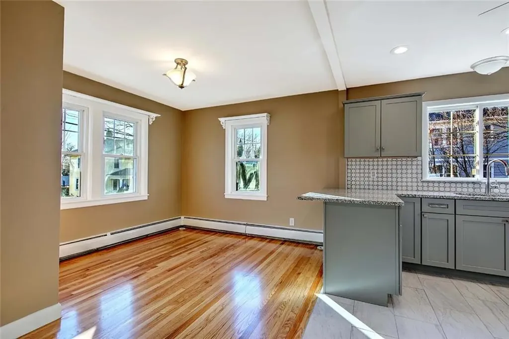 66 Tyndall Avenue Providence RI 02908