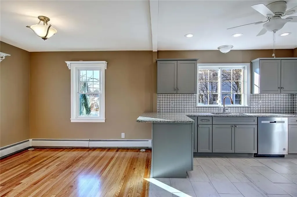 66 Tyndall Avenue Providence RI 02908