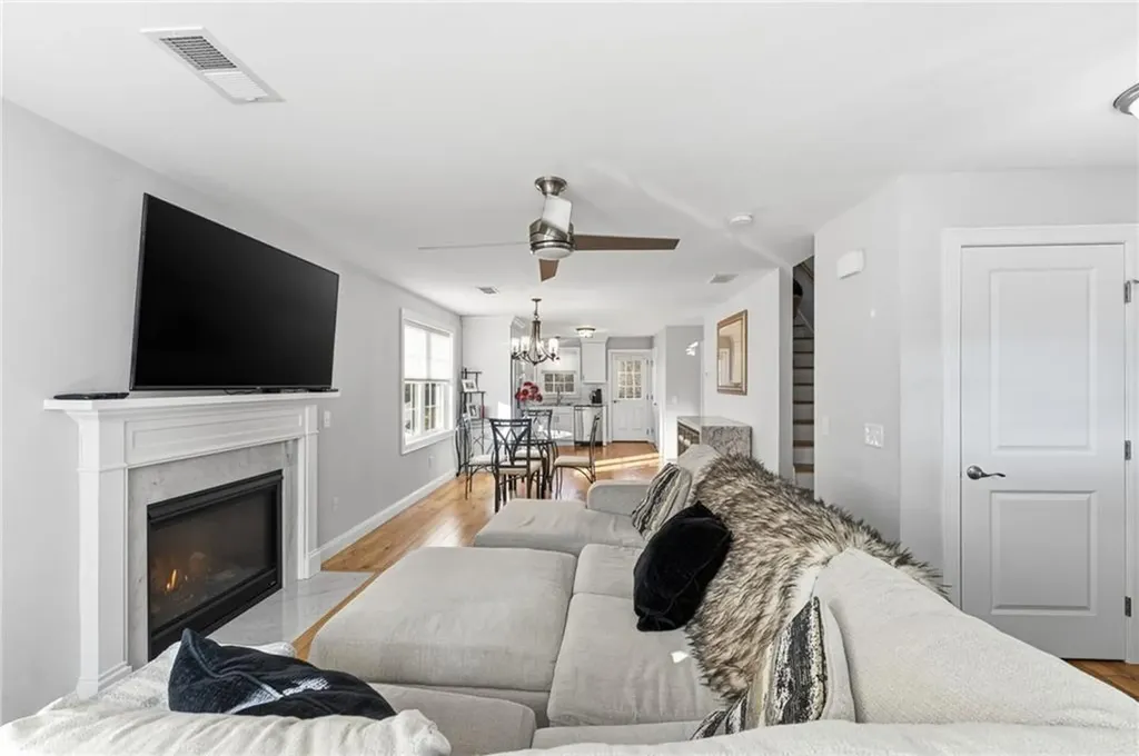 1 Winston Way Johnston RI 02919