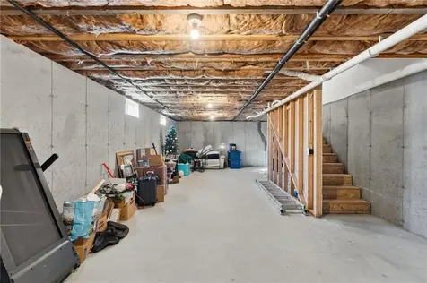 1 Winston Way Johnston RI 02919