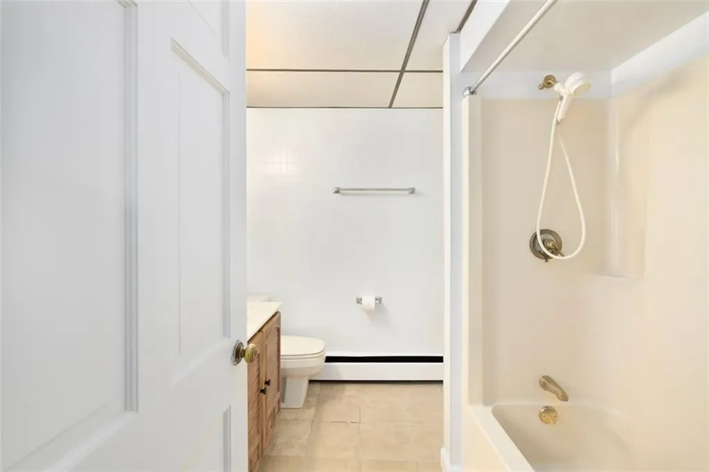 123 Harrington Avenue Warwick RI 02888