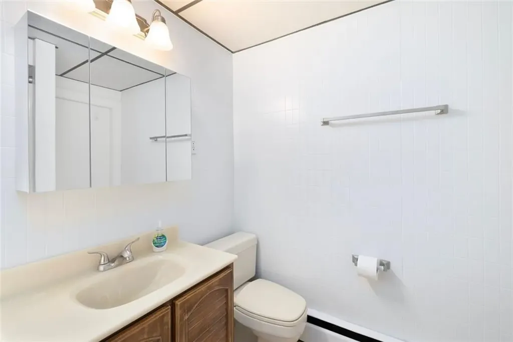 123 Harrington Avenue Warwick RI 02888