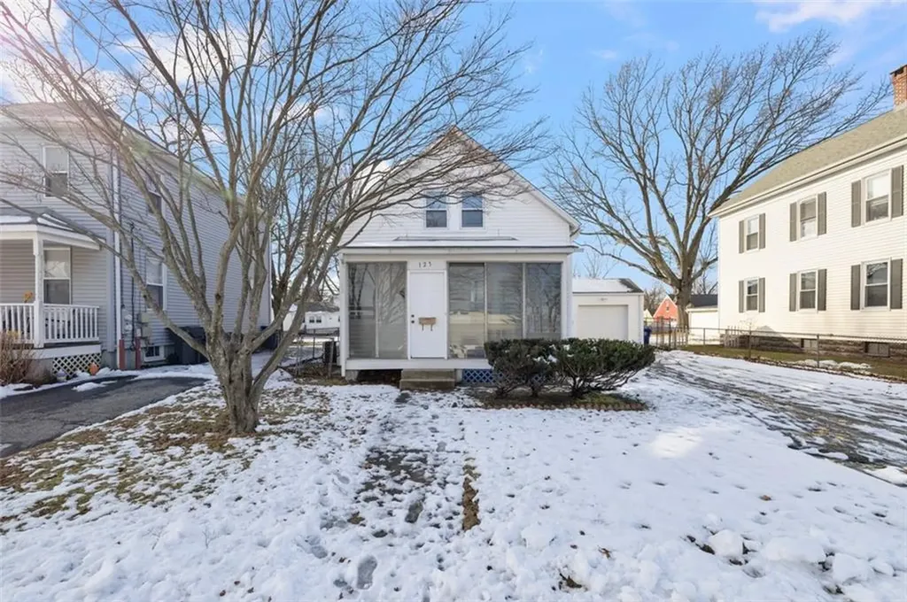 123 Harrington Avenue Warwick RI 02888