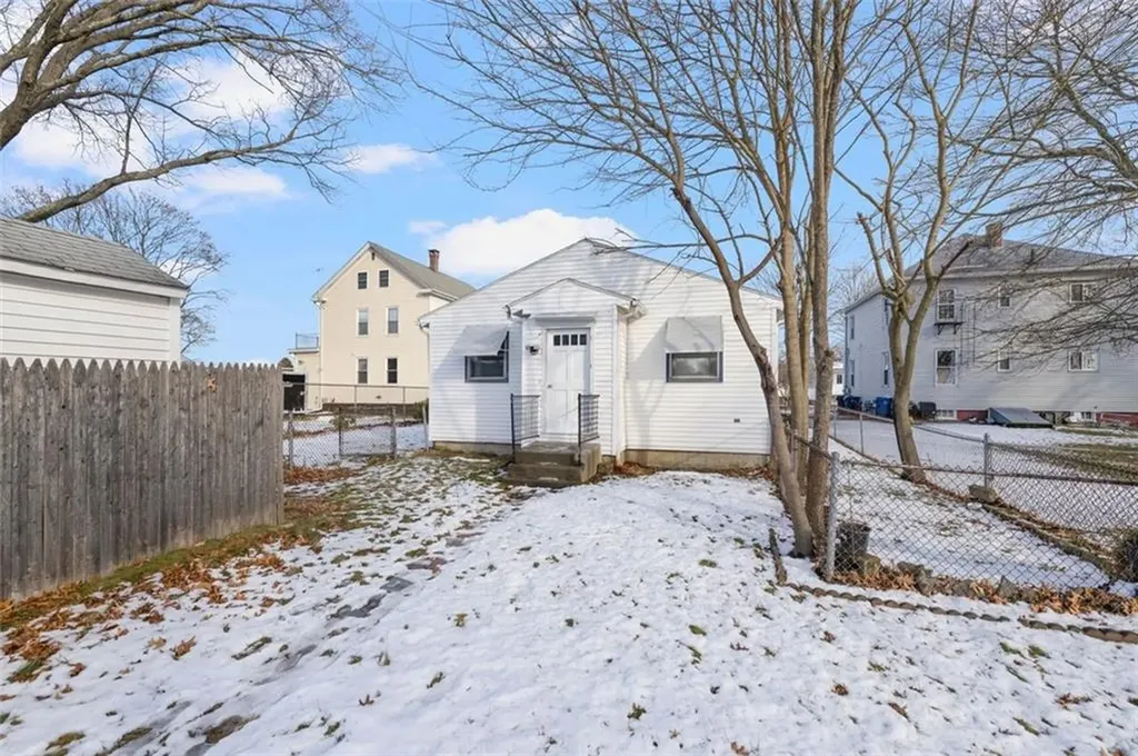 123 Harrington Avenue Warwick RI 02888