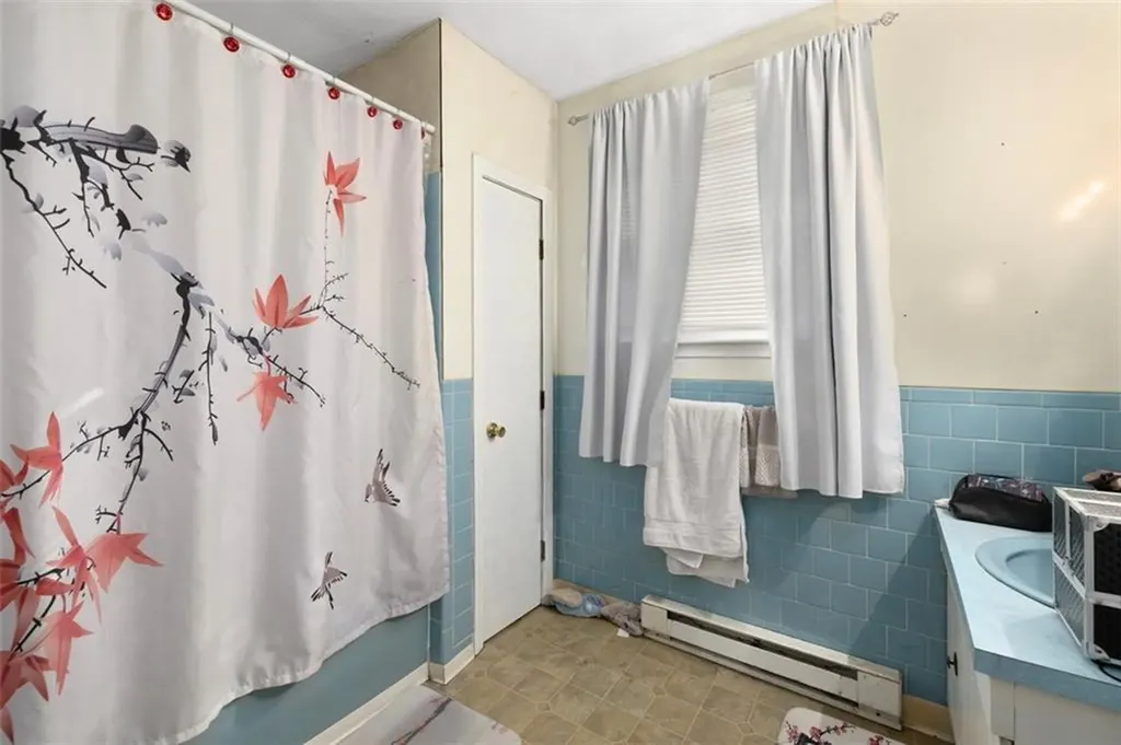 123 Harrington Avenue Warwick RI 02888