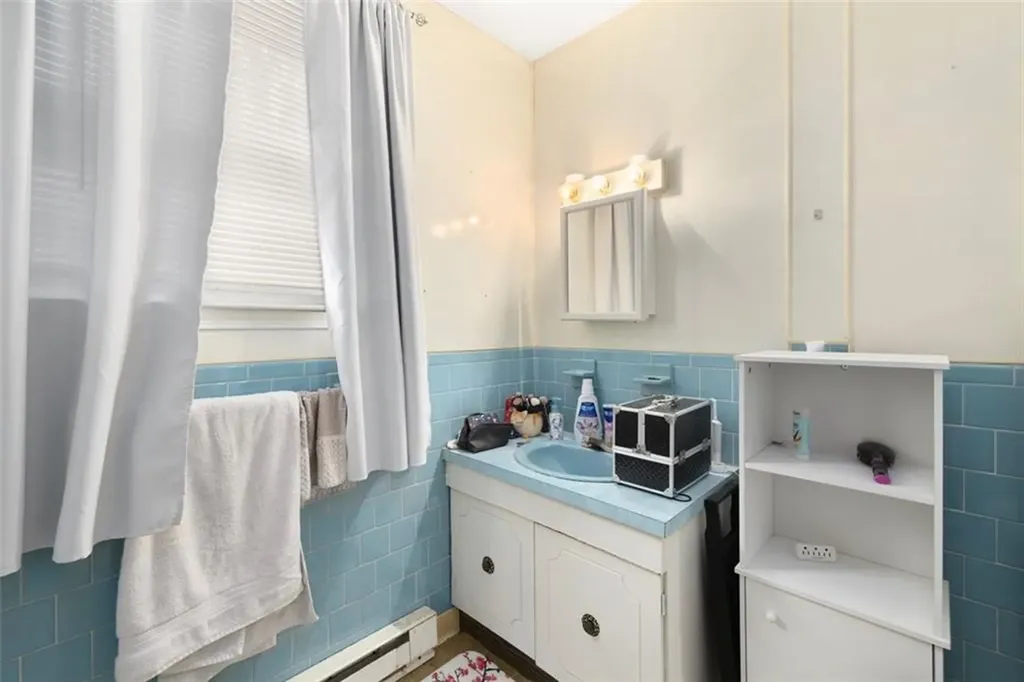 123 Harrington Avenue Warwick RI 02888