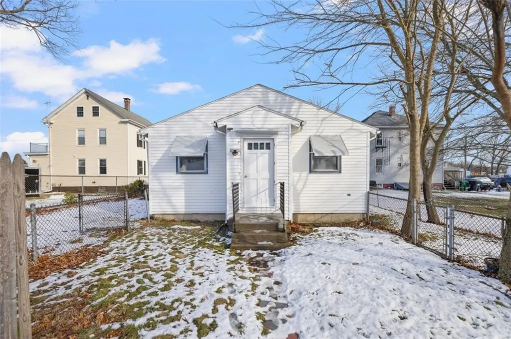 123 Harrington Avenue Warwick RI 02888