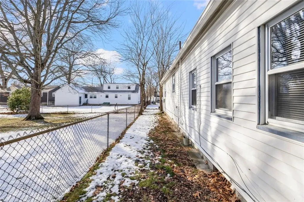 123 Harrington Avenue Warwick RI 02888