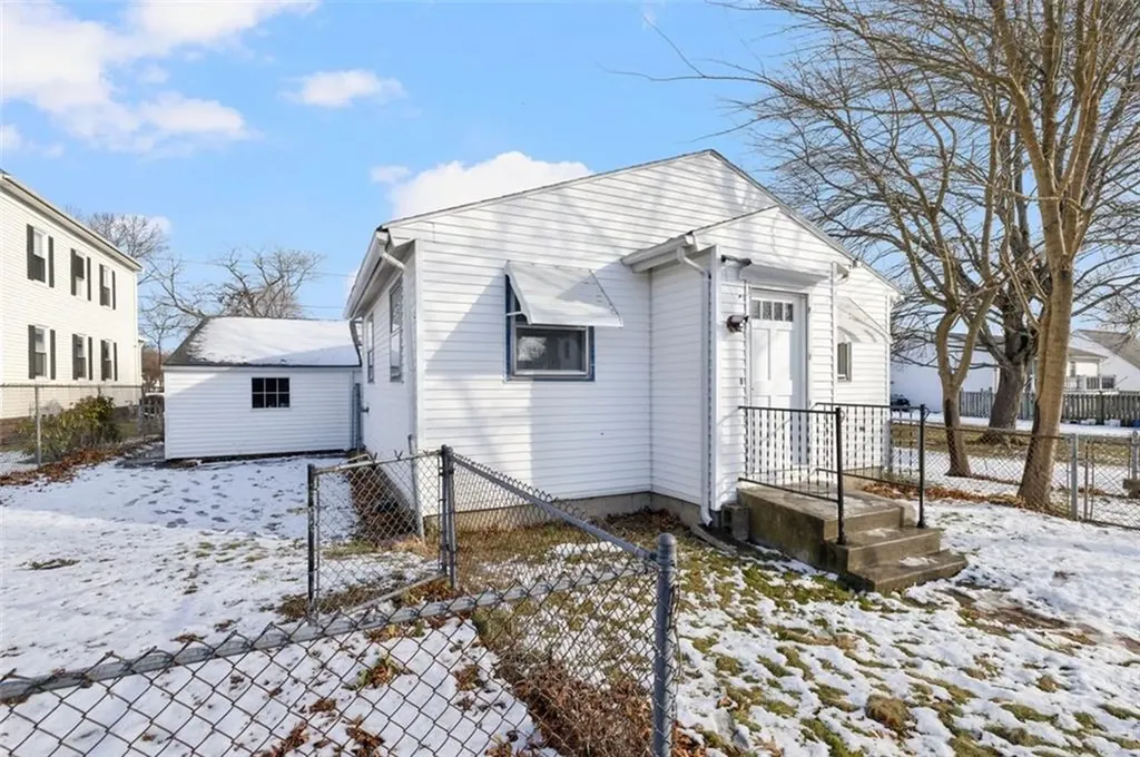 123 Harrington Avenue Warwick RI 02888