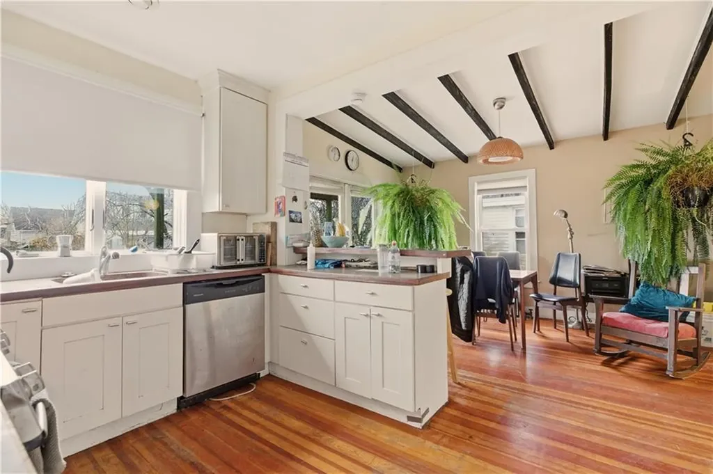 51 Warner Street Newport RI 02840