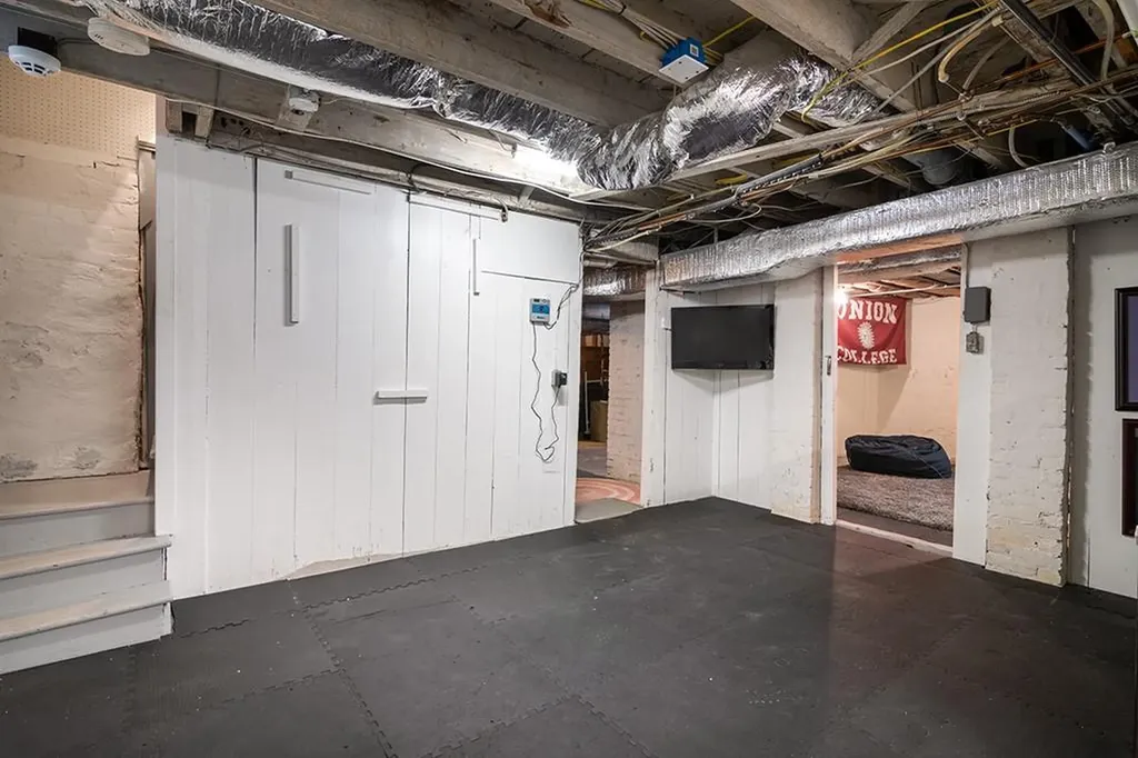 15 Humboldt Avenue Providence RI 02906