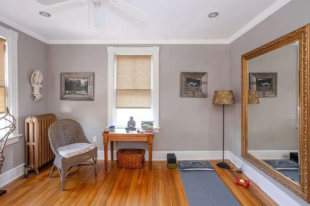 27 Hall Avenue Newport RI 02840