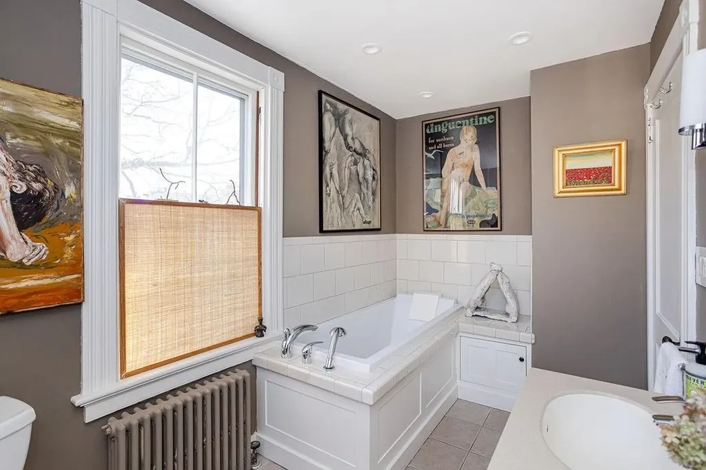 27 Hall Avenue Newport RI 02840