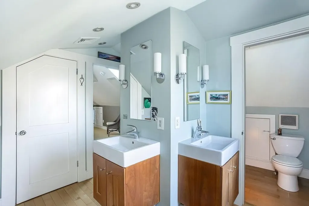 27 Hall Avenue Newport RI 02840