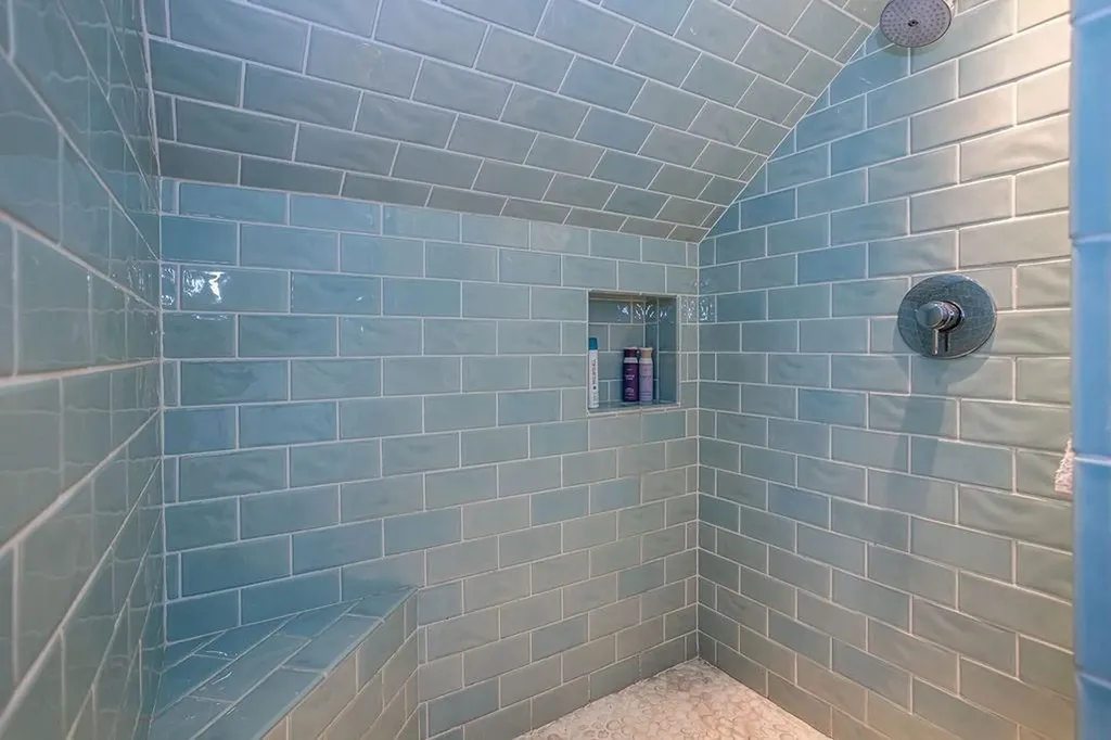 27 Hall Avenue Newport RI 02840