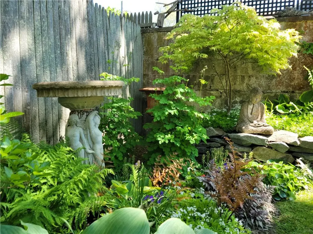 27 Hall Avenue Newport RI 02840