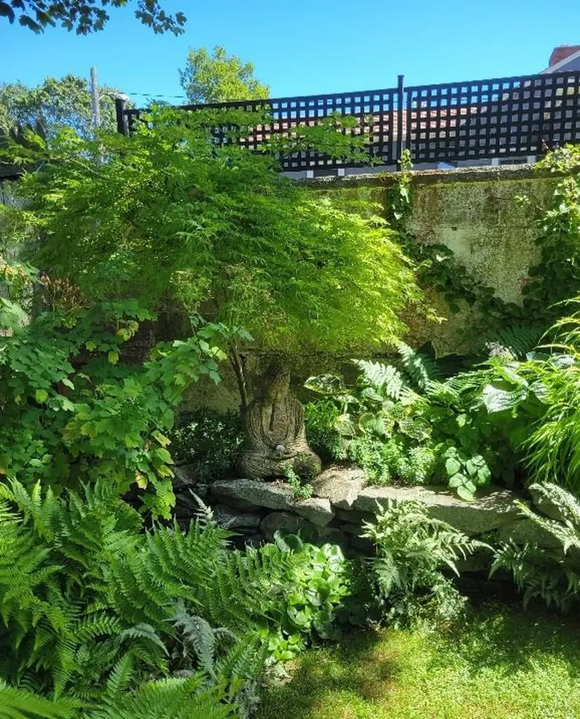 27 Hall Avenue Newport RI 02840