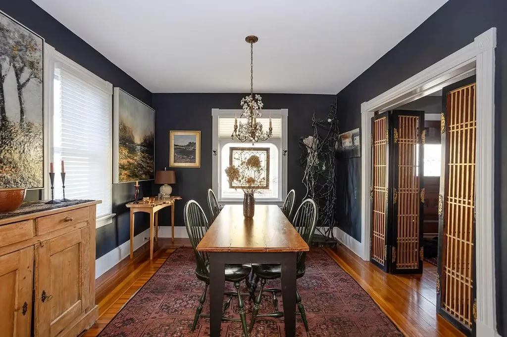 27 Hall Avenue Newport RI 02840