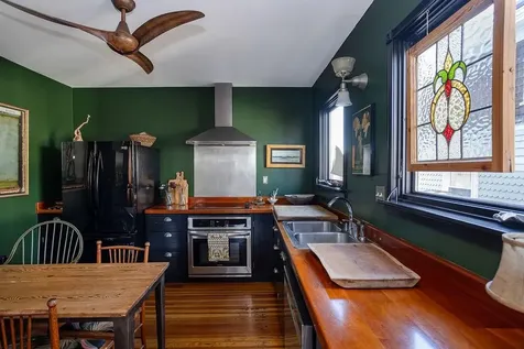 27 Hall Avenue Newport RI 02840