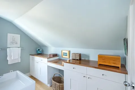 27 Hall Avenue Newport RI 02840