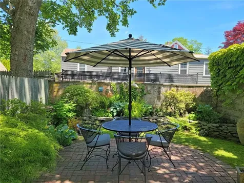 27 Hall Avenue Newport RI 02840