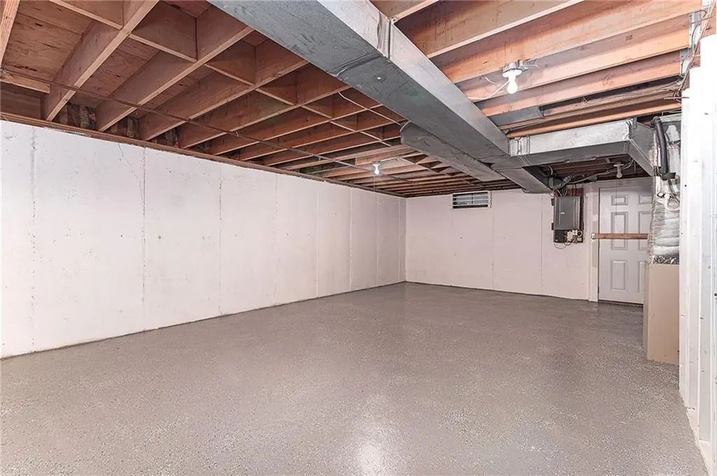 52 Kristee Circle West Warwick RI 02893