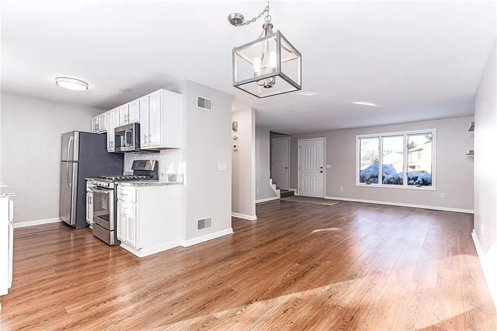 52 Kristee Circle West Warwick RI 02893